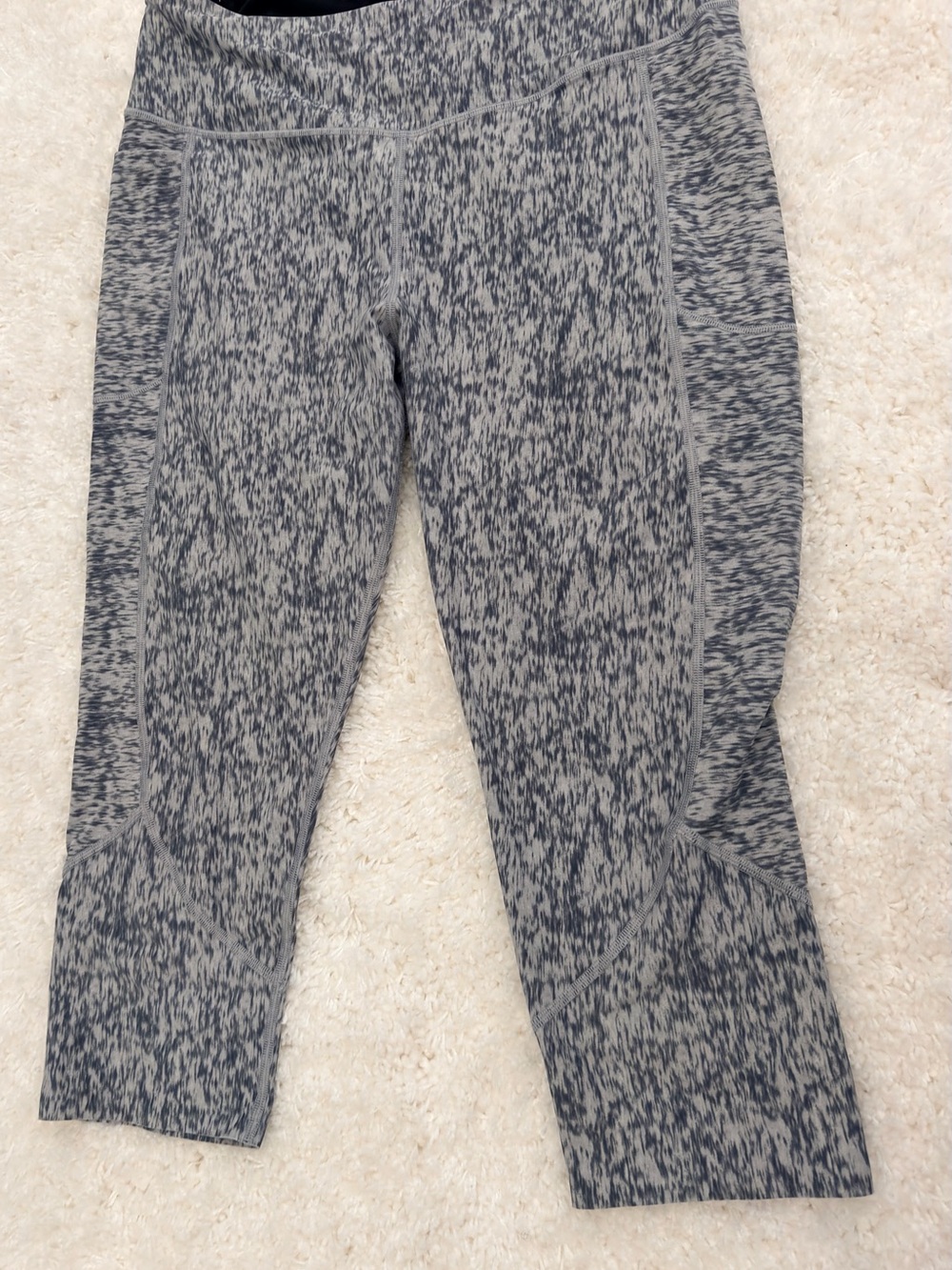 VS Victoria Sport Total Knockout Capri Leggings-Gray, Size XL